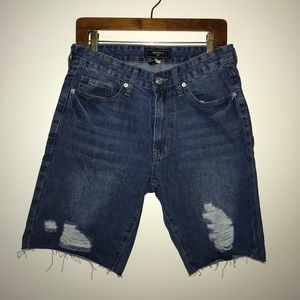 FOREVER 21 MEN’S MEDIUM WASH DENIM SHORTS
